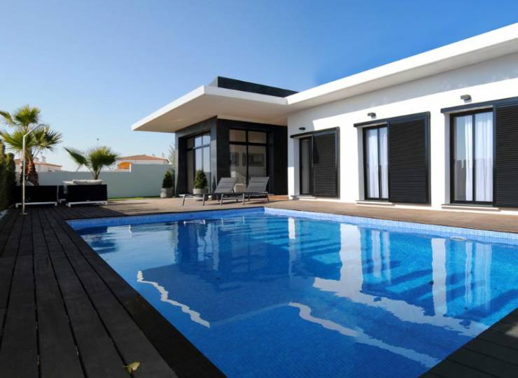 Koop een off-plan villa in La Marina, Costa Blanca
